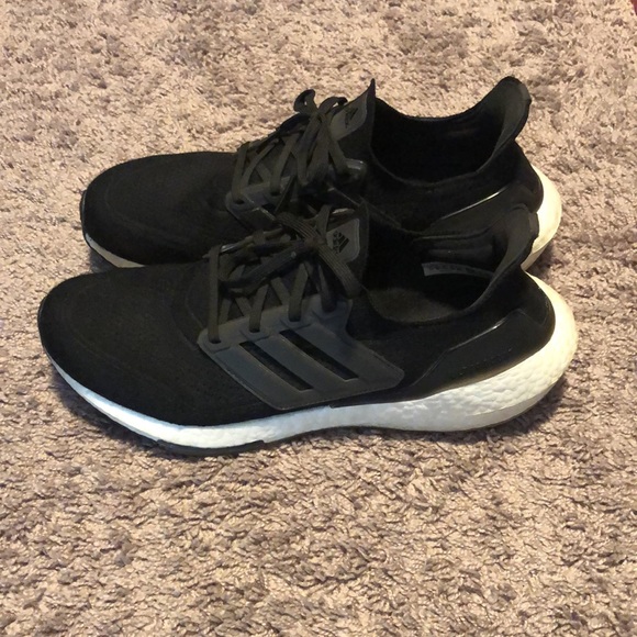 Adidas Ultraboost - Picture 3 of 4